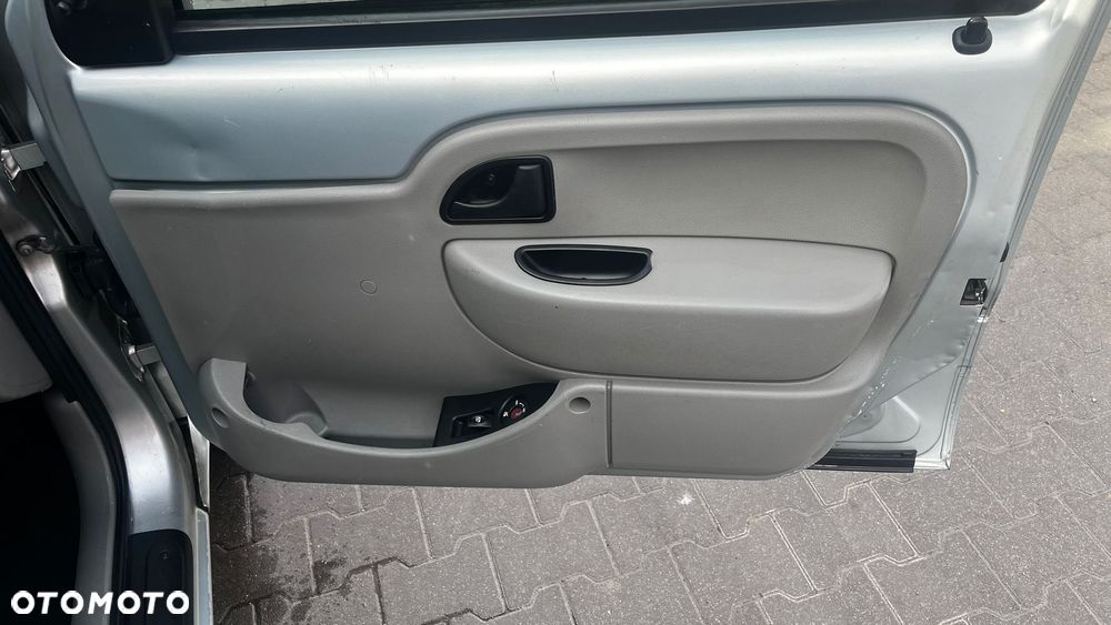 Renault Kangoo 1.2 16V Campus - 22