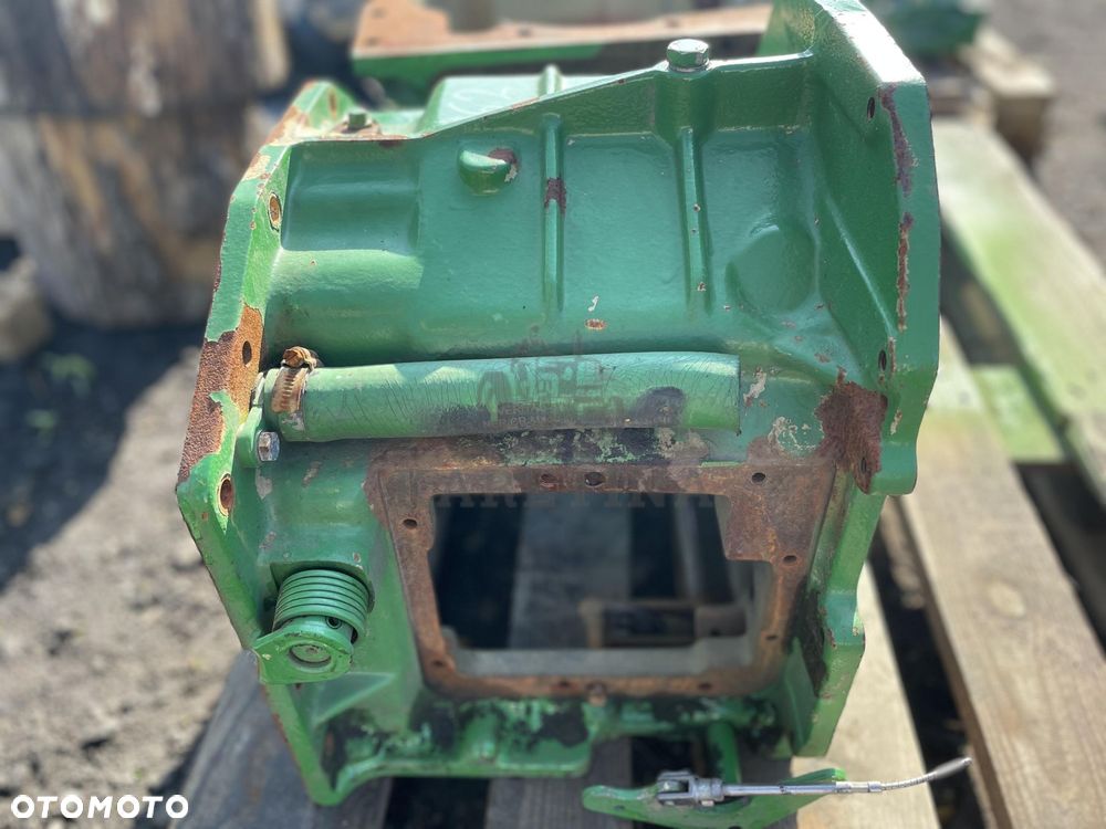 John Deere 6120 6220 6320 6420 6520 6620 - obudowa skrzyni biegów L154950 - 1