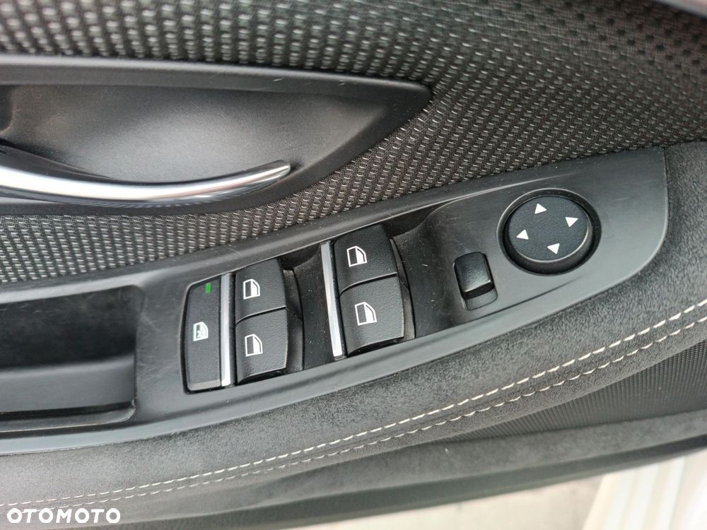 BMW Seria 5 520d M Sport - 13