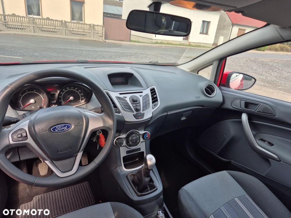 Ford Fiesta - 12