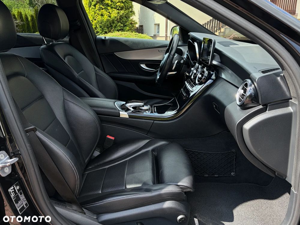 Mercedes-Benz Klasa C 180 9G-TRONIC AMG Line - 7