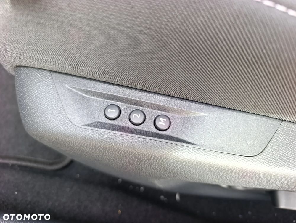 Opel Astra 1.2 Turbo Business Elegance - 22