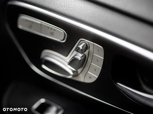 Mercedes-Benz Klasa V 300 d 4-Matic 9G-Tronic Exclusive (d³ugi) - 15