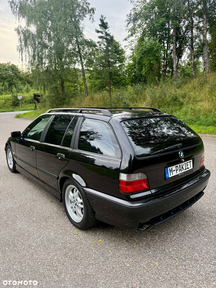 BMW Seria 3 323i - 10
