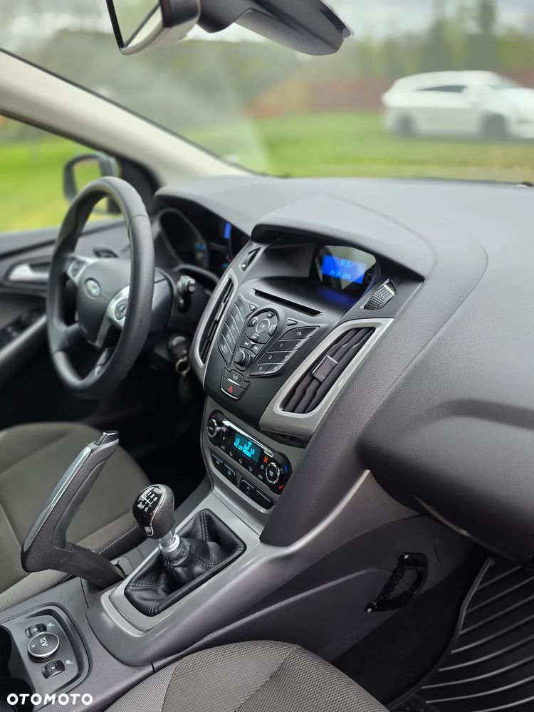 Ford Focus 1.6 TDCi DPF Champions Edition - 19