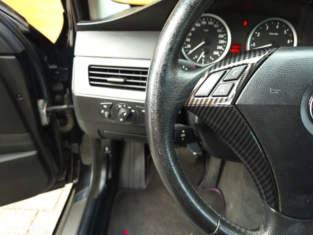 BMW Seria 5 530i - 25