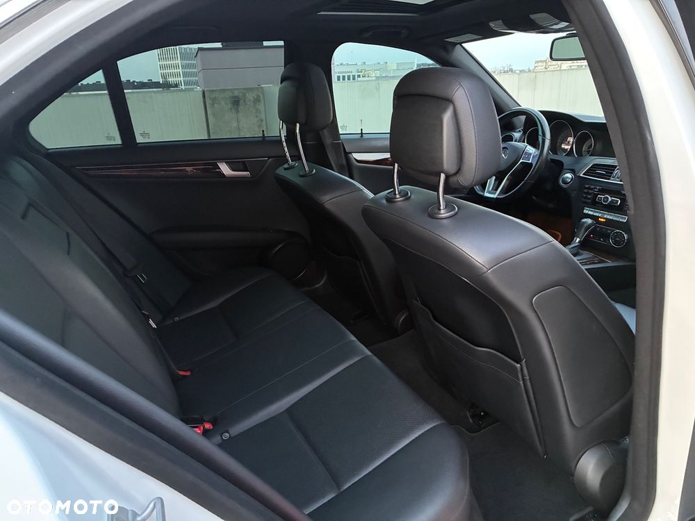 Mercedes-Benz Klasa C 250 7G-TRONIC Avantgarde Edition - 15