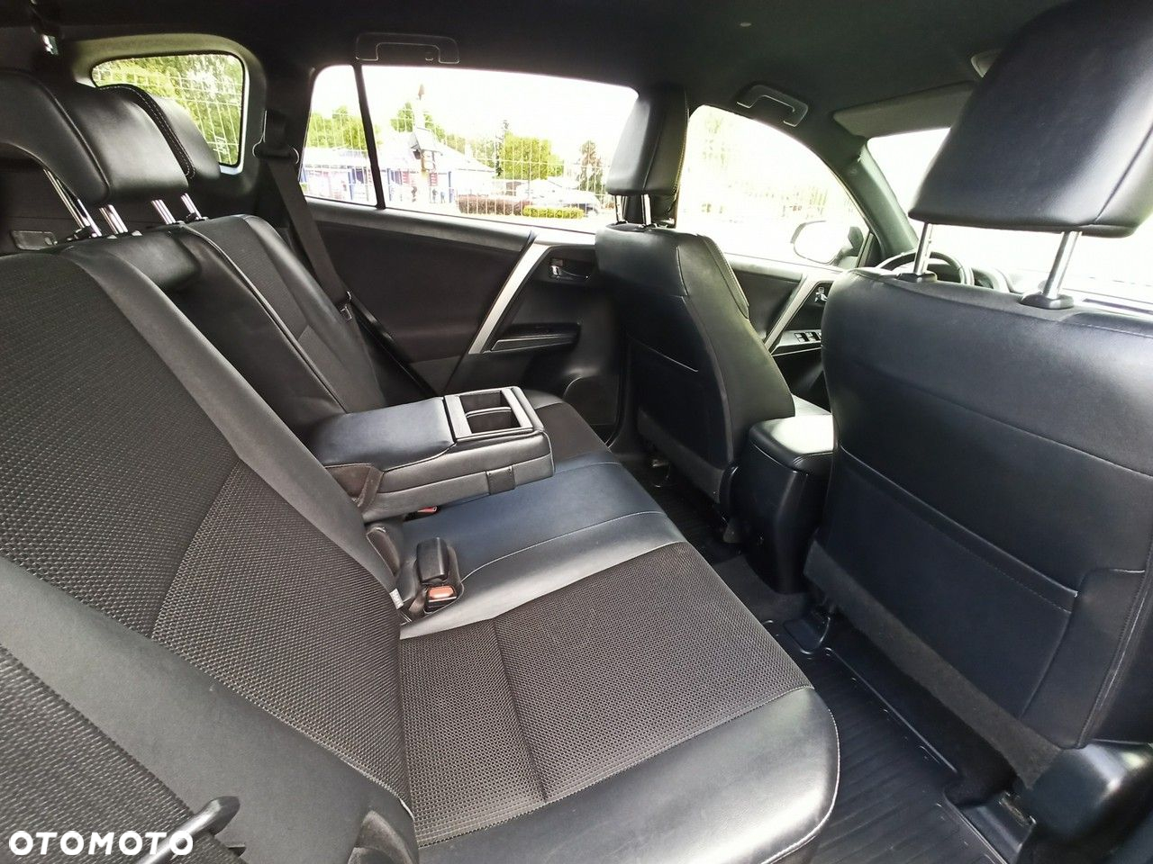 Toyota RAV4 - 9