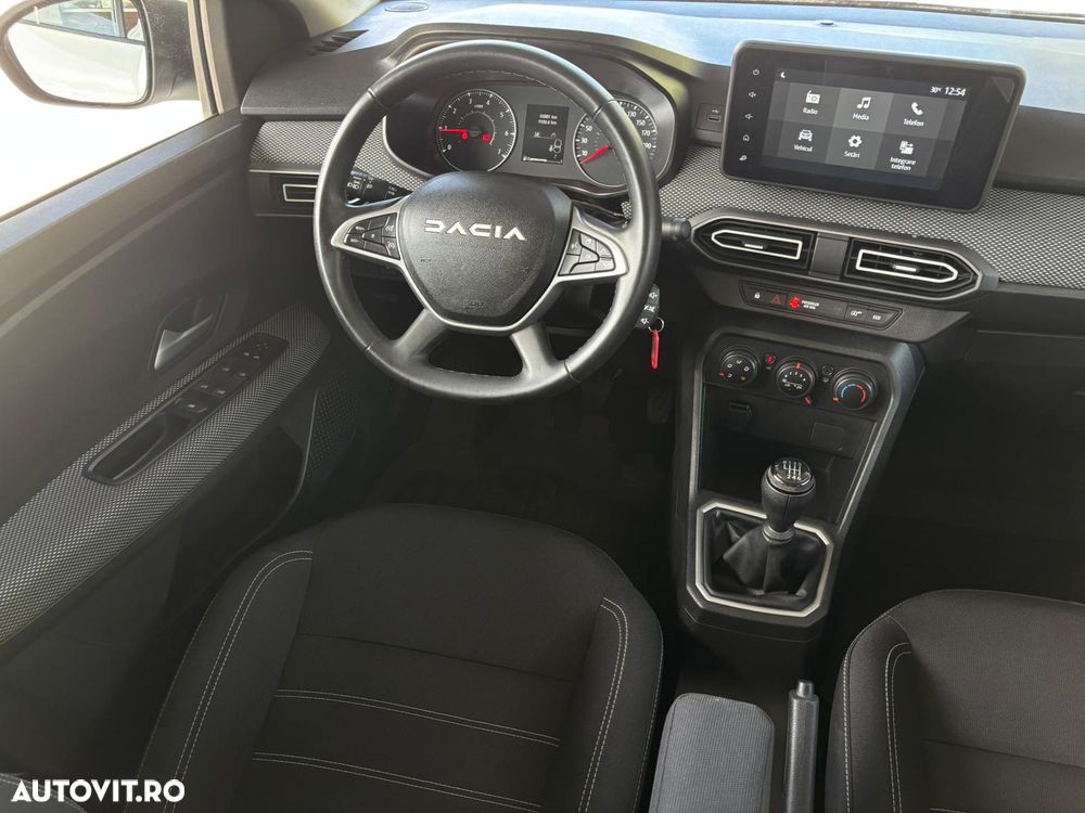 Dacia Logan TCe 90 Essential - 14