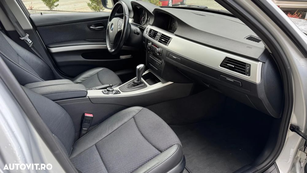 BMW Seria 3 320d DPF Touring Aut. - 14