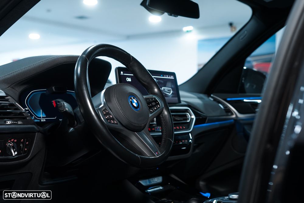 BMW iX3 M Sport Impressive - 14
