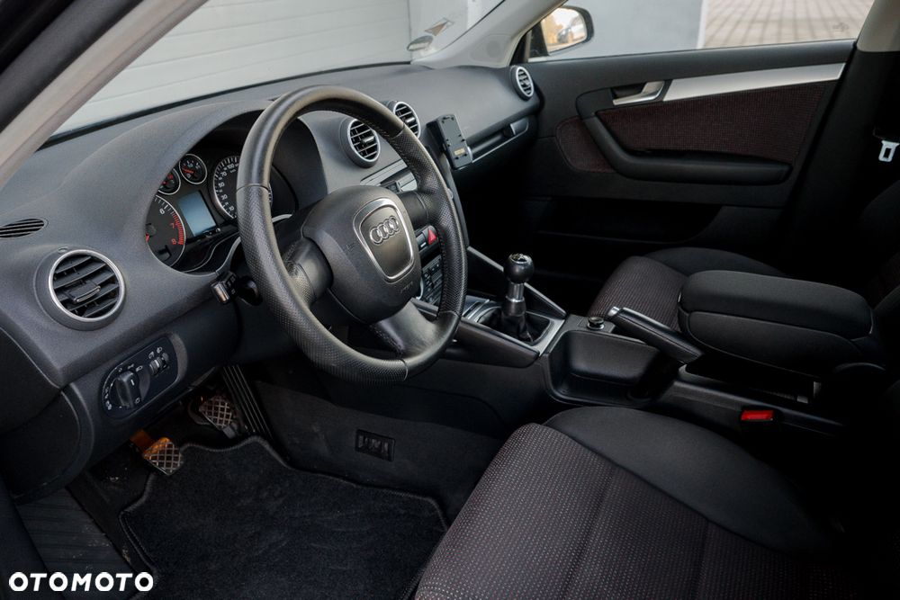 Audi A3 Sportback 1.6 Attraction - 14