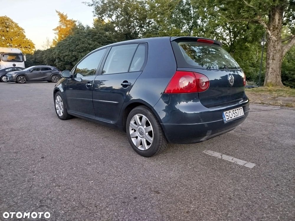 Volkswagen Golf 2.0 TDI DSG Sportline - 5
