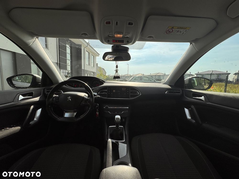 Peugeot 308 1.2 PureTech Allure S&S - 5