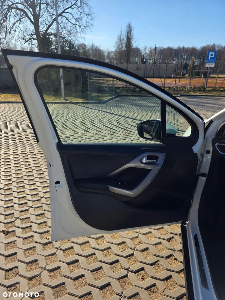 Peugeot 2008 PureTech 82 Style - 31