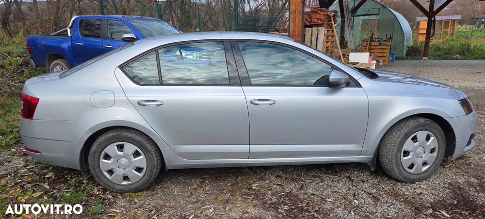 Skoda Octavia 1.6 TDI Active - 6