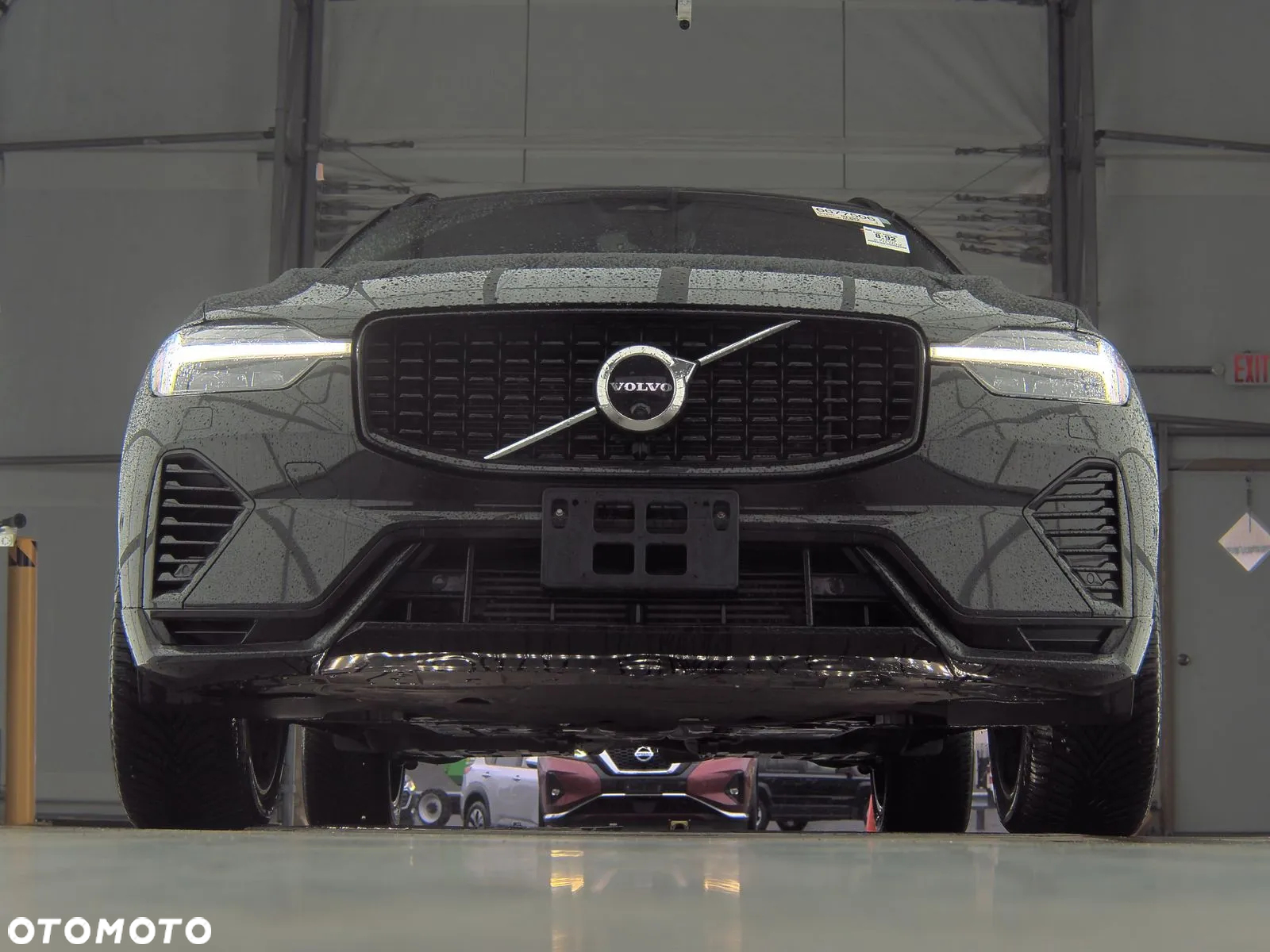 Volvo XC 60 T8 AWD Plug-In Hybrid R-Design - 2