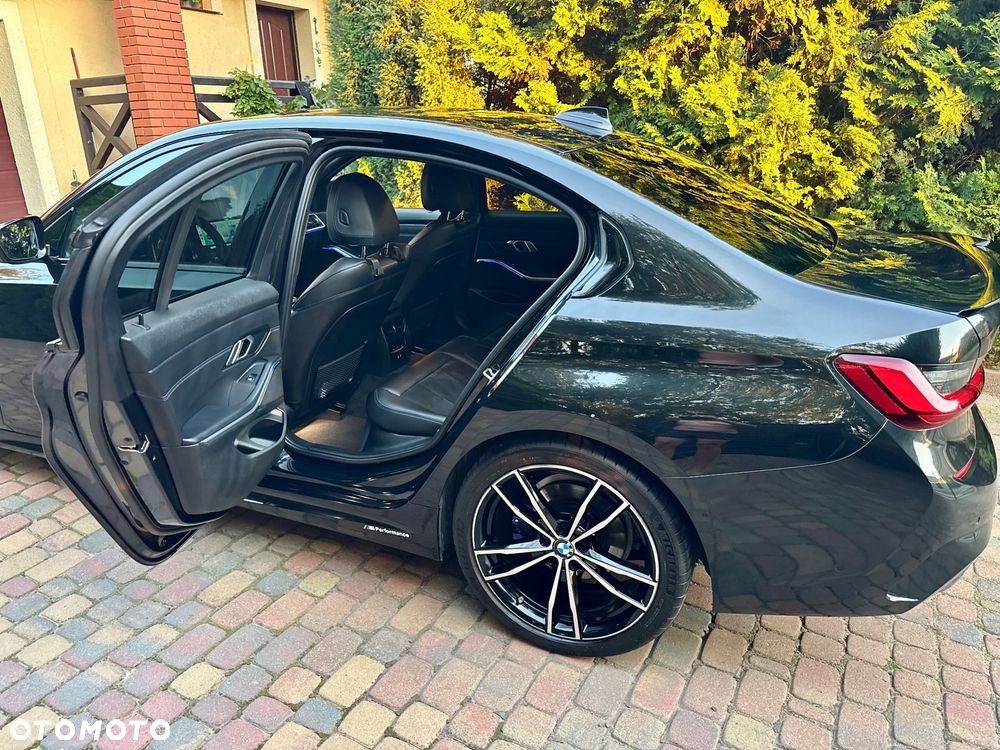 BMW Seria 3 320d xDrive mHEV M Sport - 8