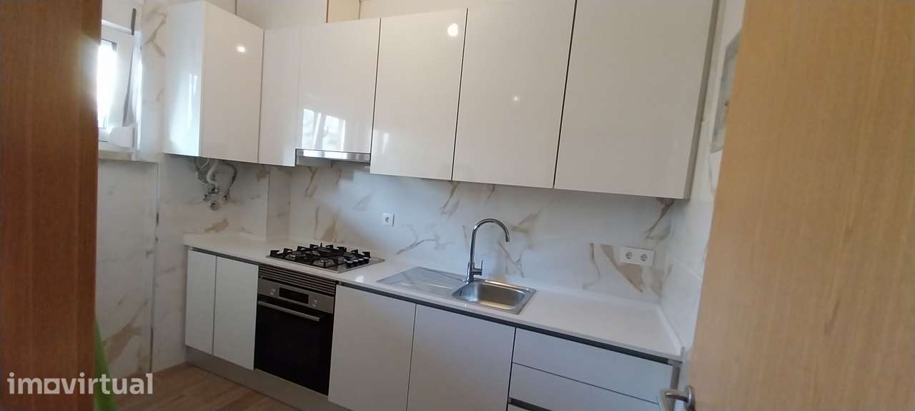 Apartamento T2 em Arroios com varanda - Grande imagem: 3/9
