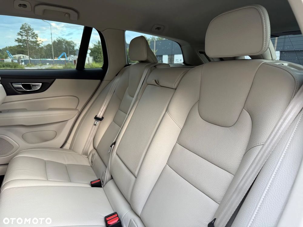 Volvo V60 B3 B Geartronic RDesign - 37