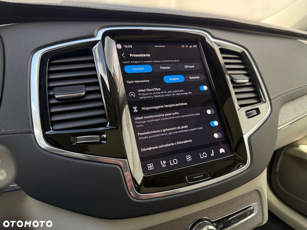 Volvo XC 90 - 25