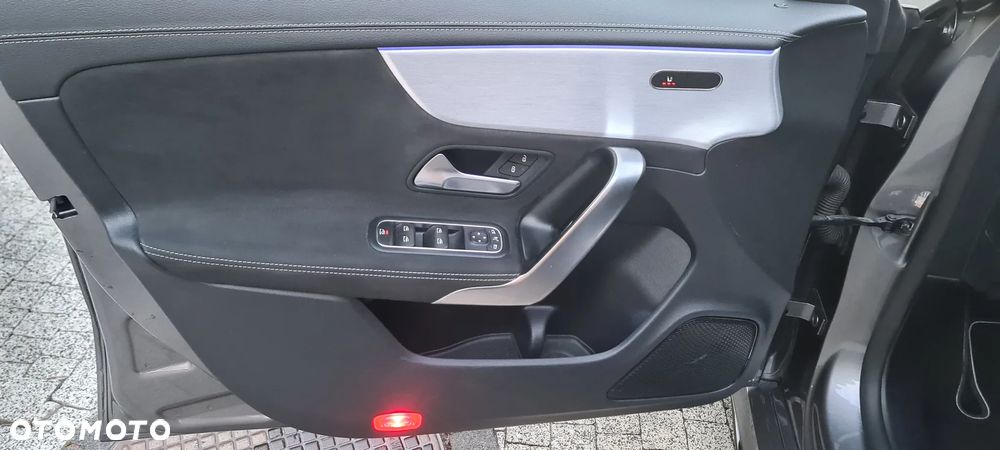 Mercedes-Benz CLA 220 d Edition 1 8G-DCT - 31