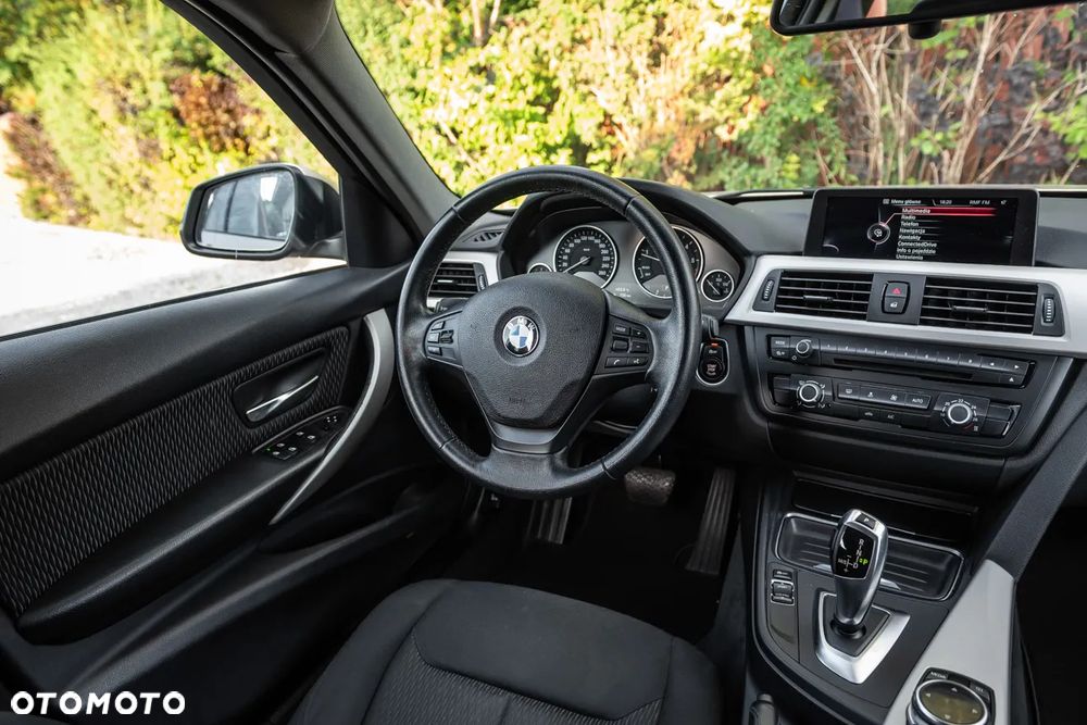 BMW Seria 3 320d xDrive Sport-Aut Modern Line - 25