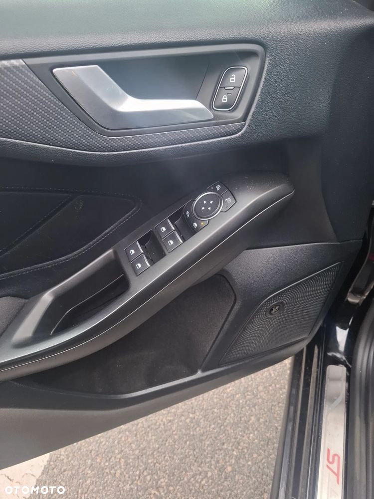 Ford Focus 2.0 EcoBlue ST-Line - 28
