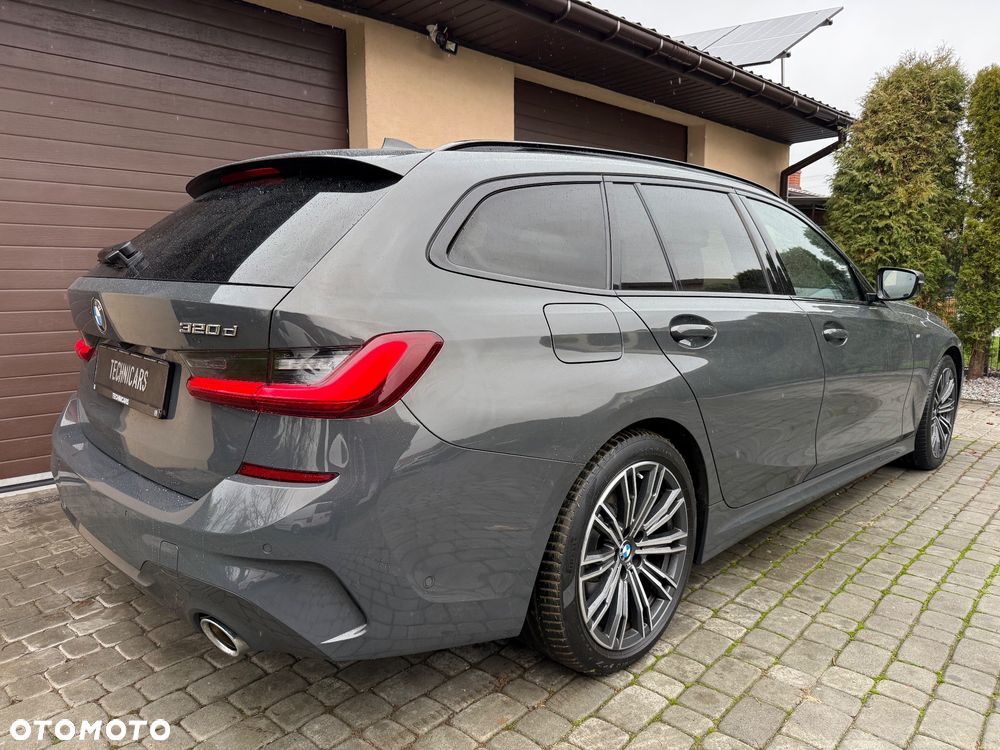 BMW Seria 3 320d M Sport - 14