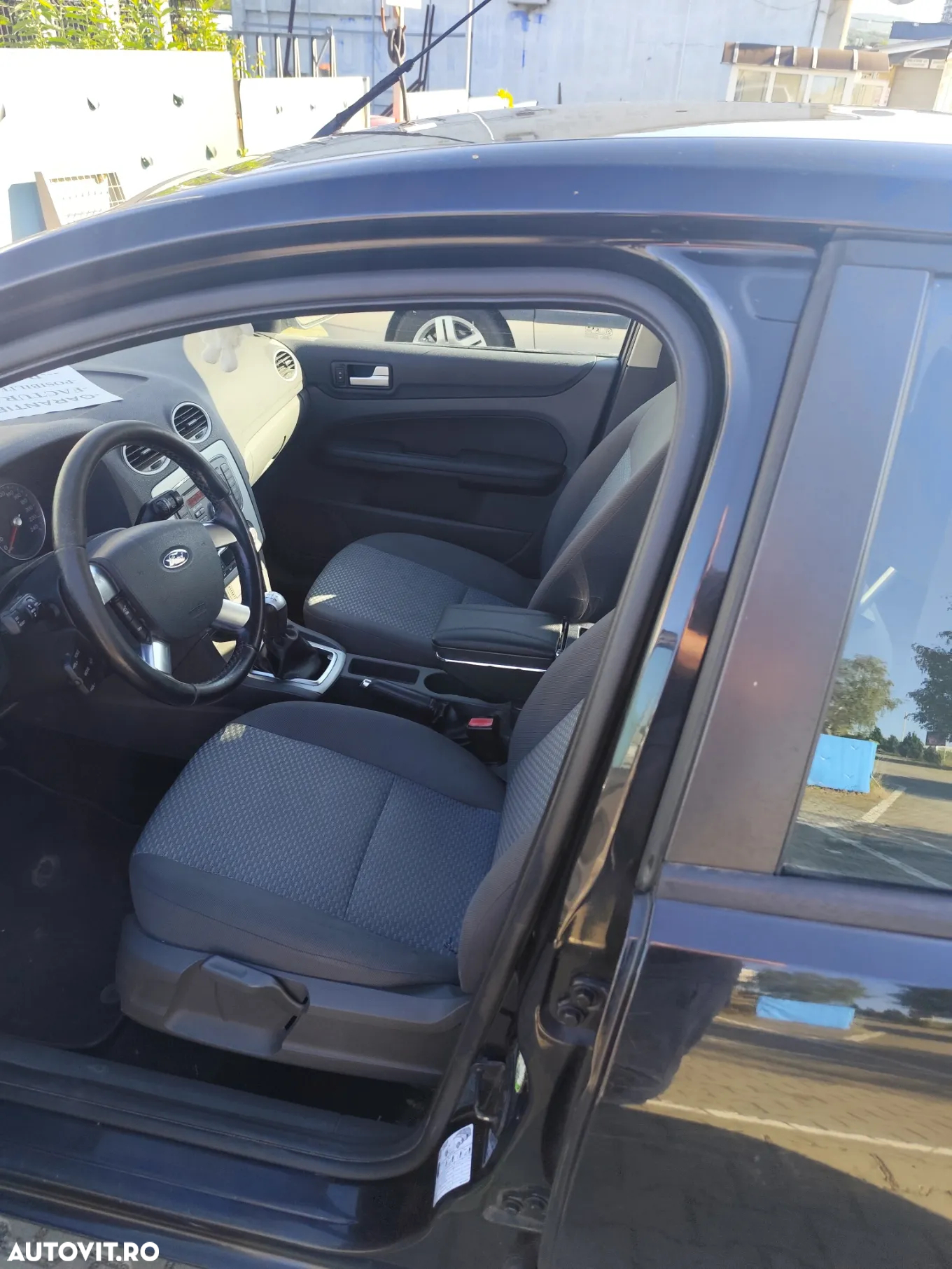 Ford Focus 1.6 16V Ambiente - 6