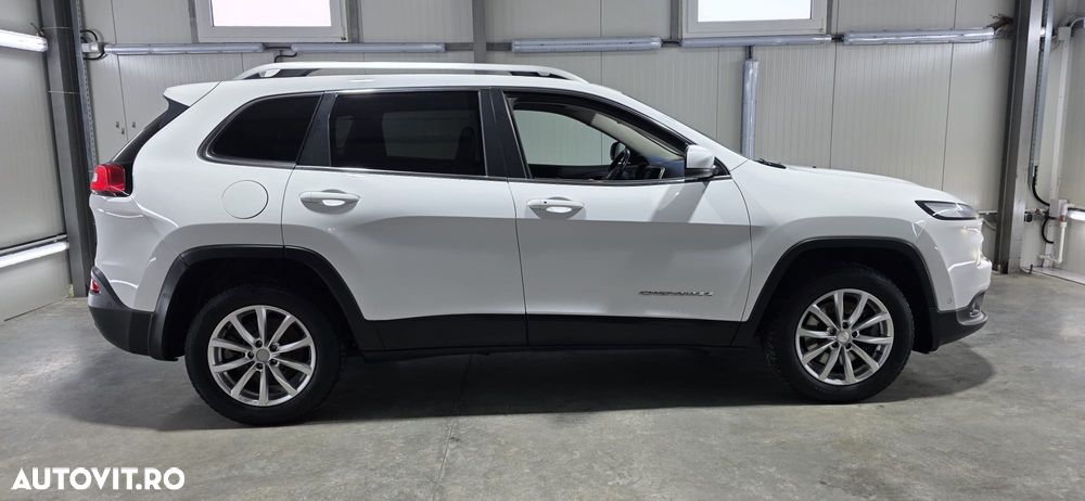 Jeep Cherokee - 5