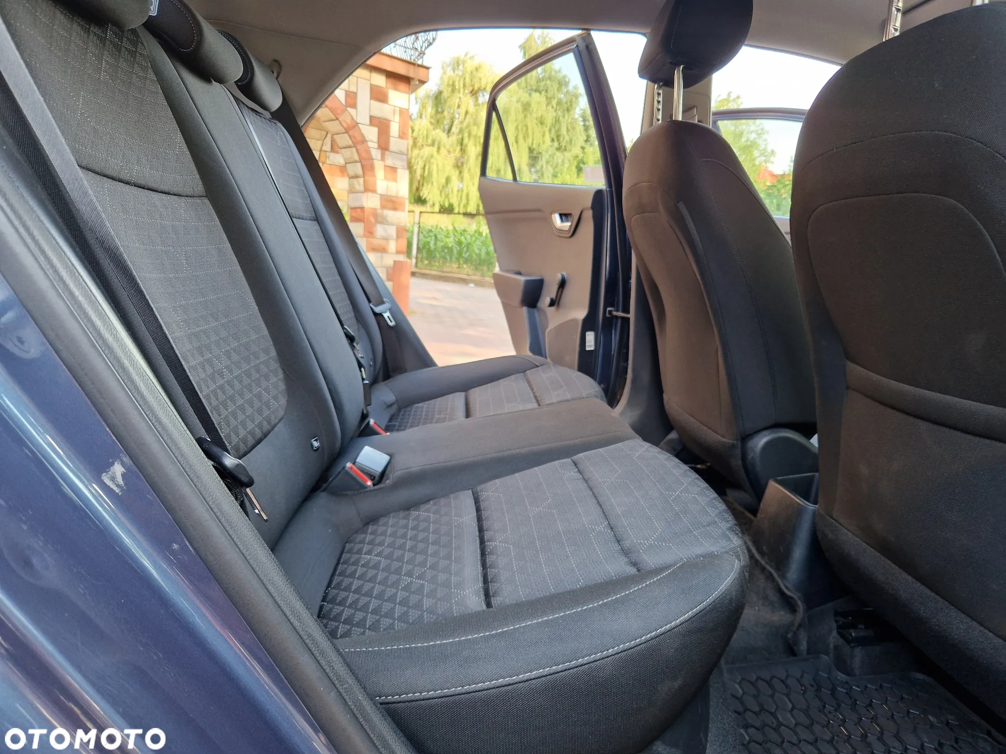 Kia Rio 1.2 L - 15