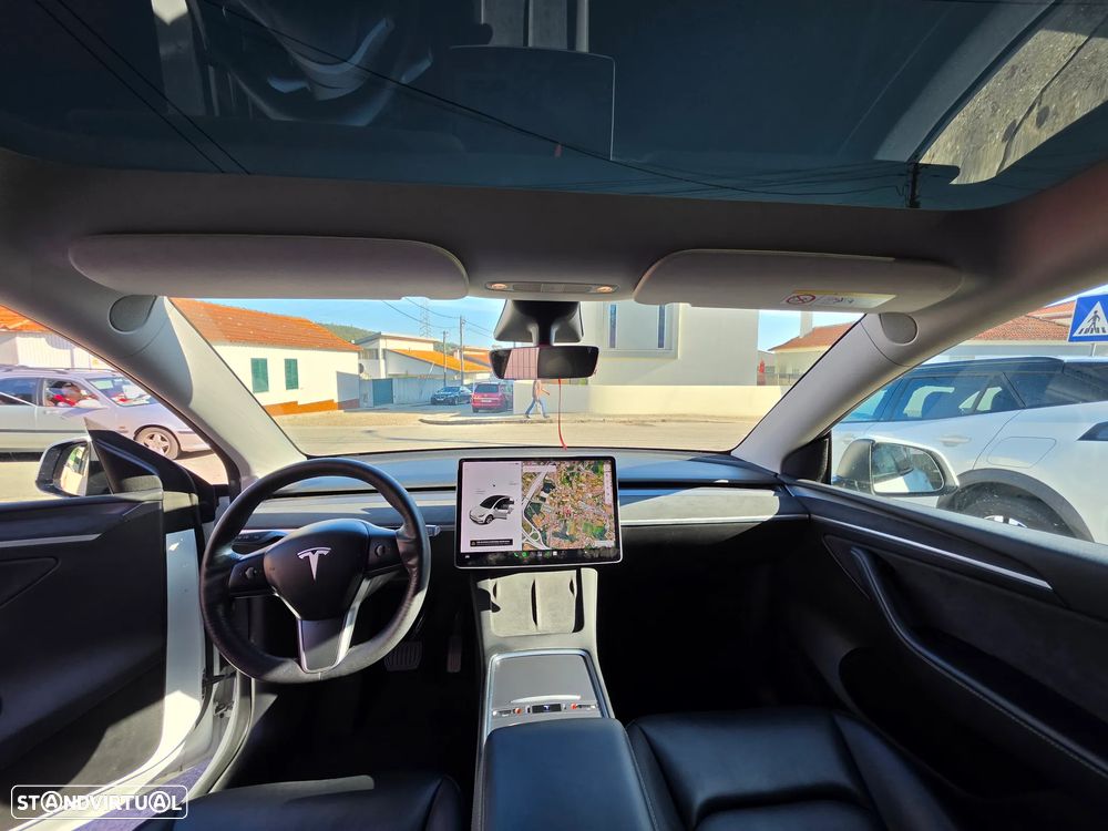 Tesla Model Y Long Range Dual Motor AWD - 32