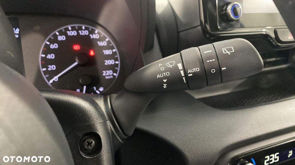 Toyota Yaris Hybrid 1.5 Comfort - 24