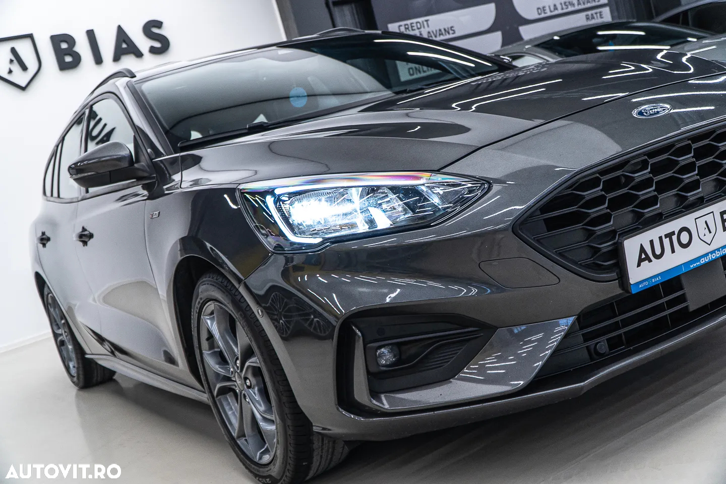 Ford Focus Turnier 1.0 EcoBoost Start-Stopp-System ST-LINE X - 28