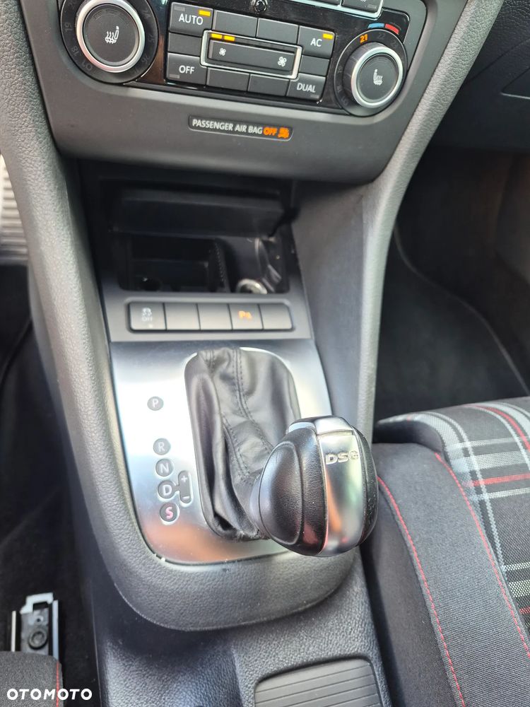 Volkswagen Golf 2.0 GTI DSG - 33