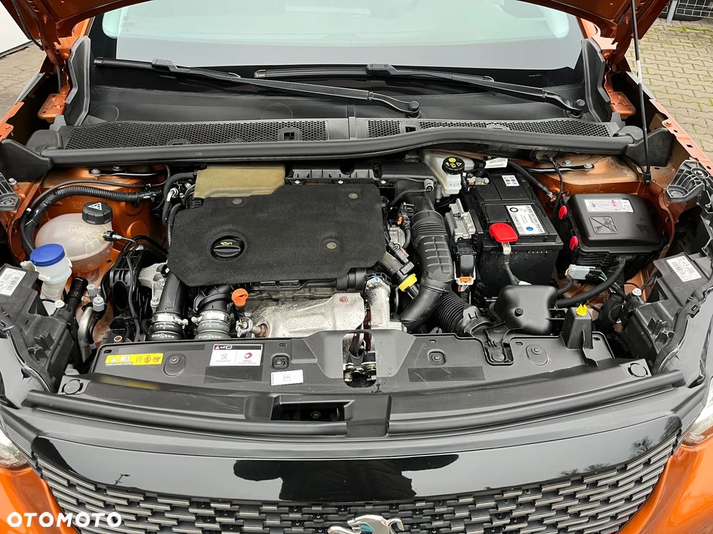 Peugeot 2008 1.5 BlueHDi Allure S&S EAT8 - 28