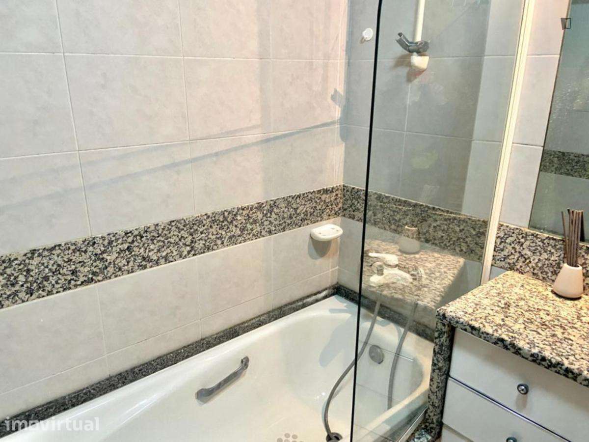 Quarto - localizado em Telheiras Lisbon - Grande imagem: 5/12