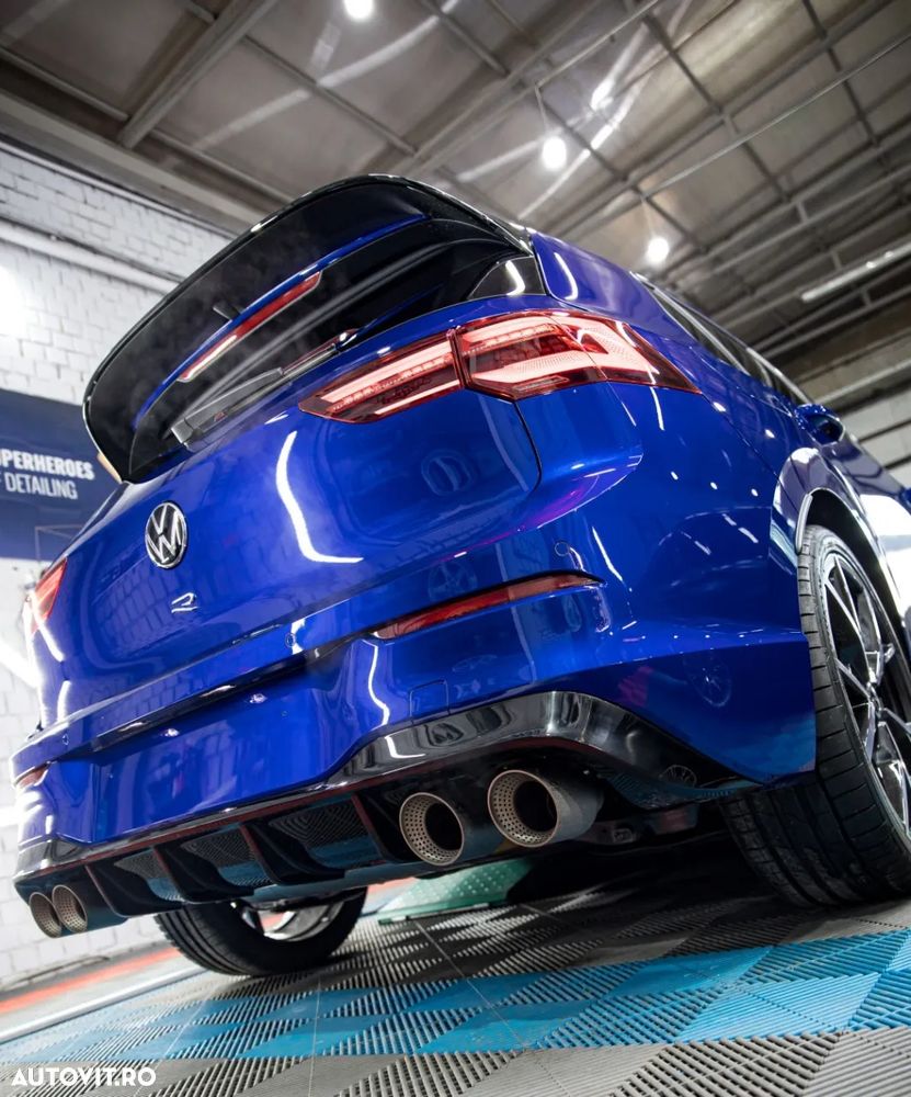 Volkswagen Golf 2.0 TSI DSG 4Motion R - 5