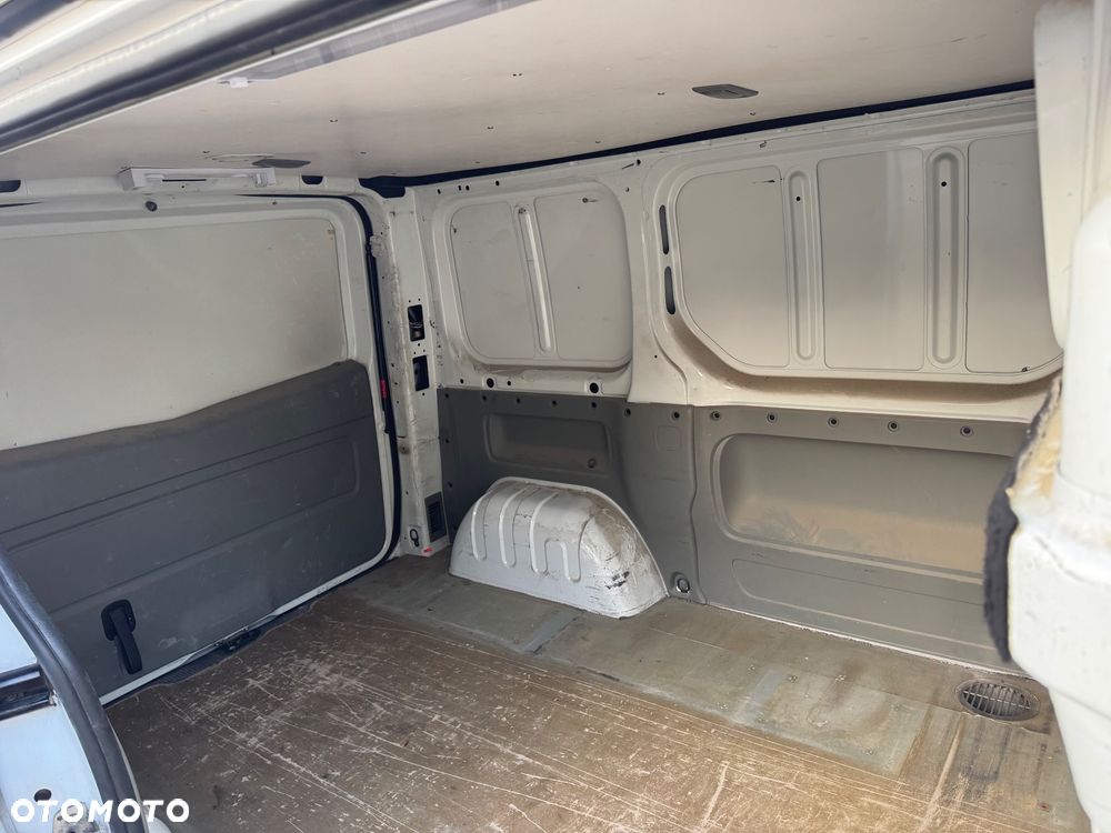 Opel Vivaro - 38