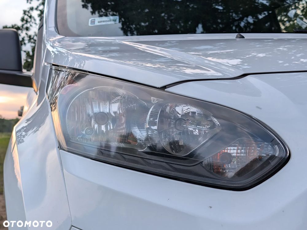Ford Transit Connect - 19