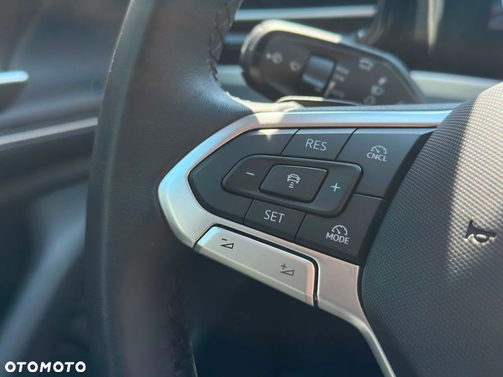 Volkswagen Passat - 13