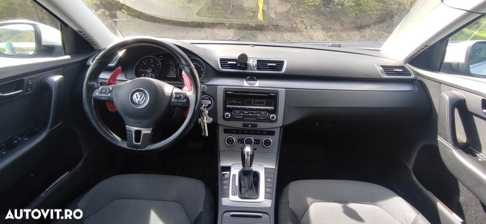 Volkswagen Passat 2.0 TDI Blue TDI DSG Comfortline - 5