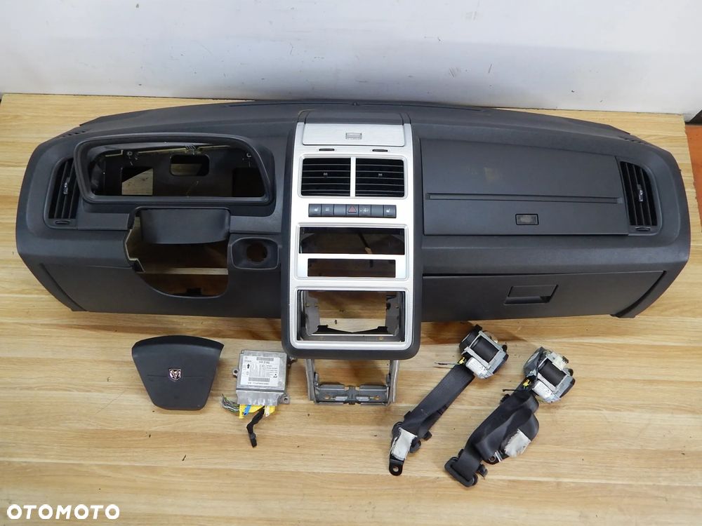 Deska rozdzielcza kokpit pasy airbag Dodge Journey Freemont 07-16 Komplet Łuków części - 1
