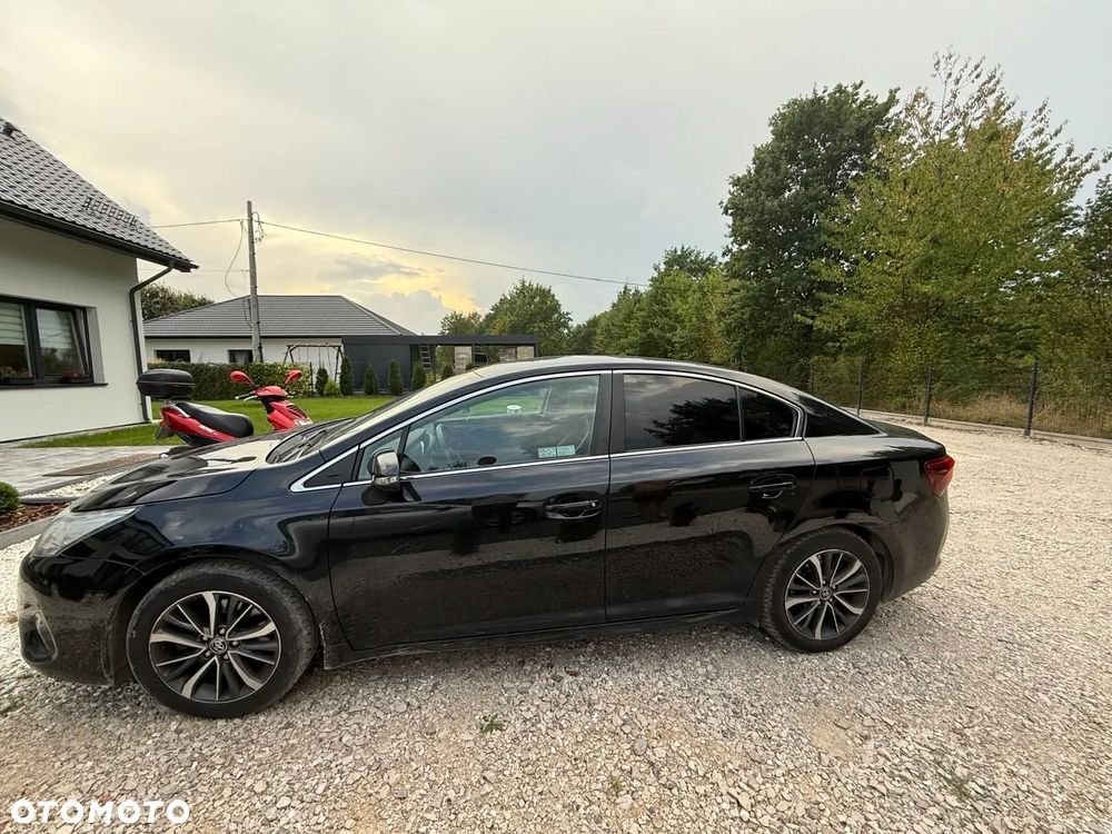 Toyota Avensis 2.0 D-4D Premium - 10
