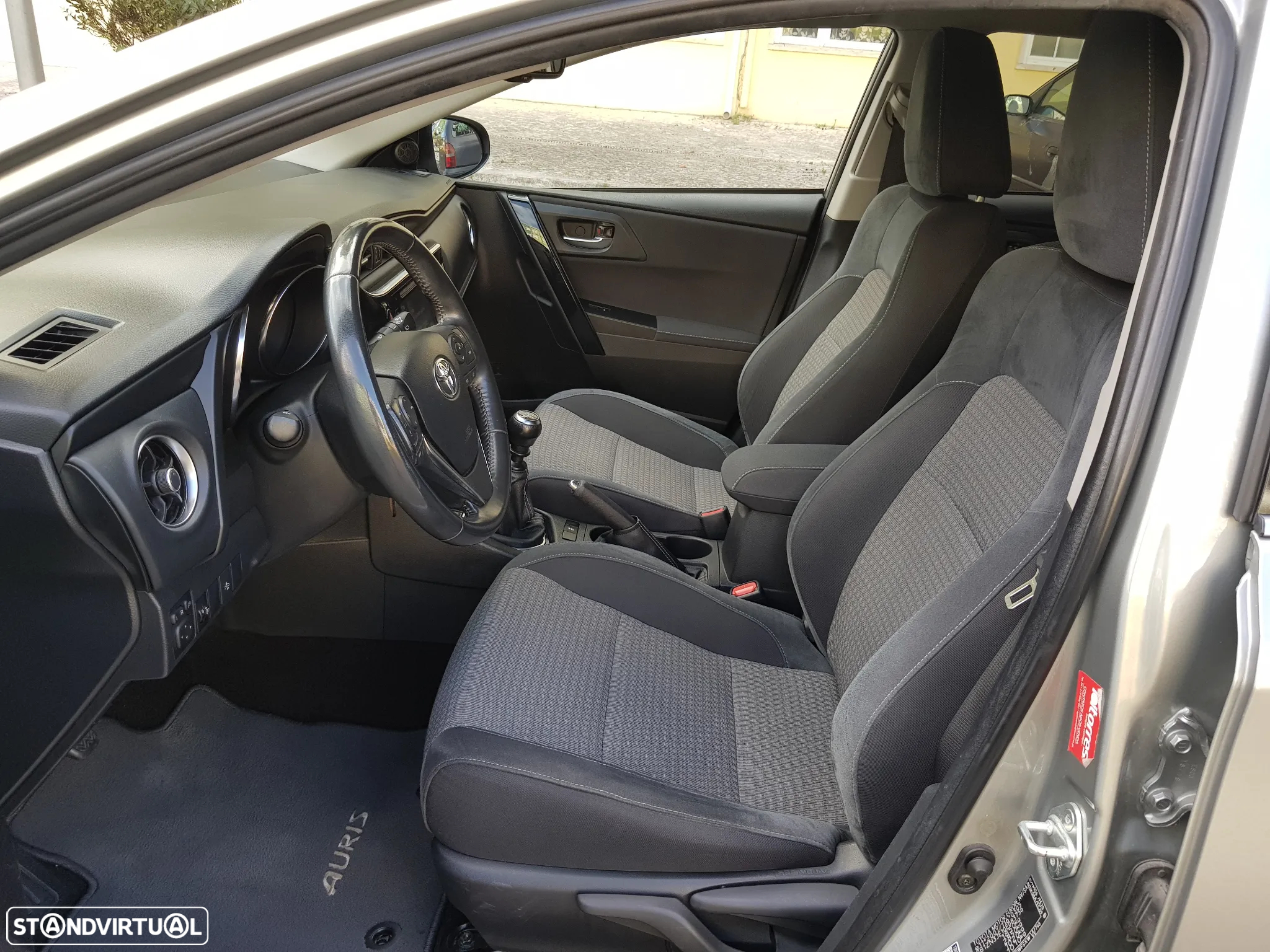 Toyota Auris Touring Sports 1.4 D-4D Comfort+Pack Sport - 23