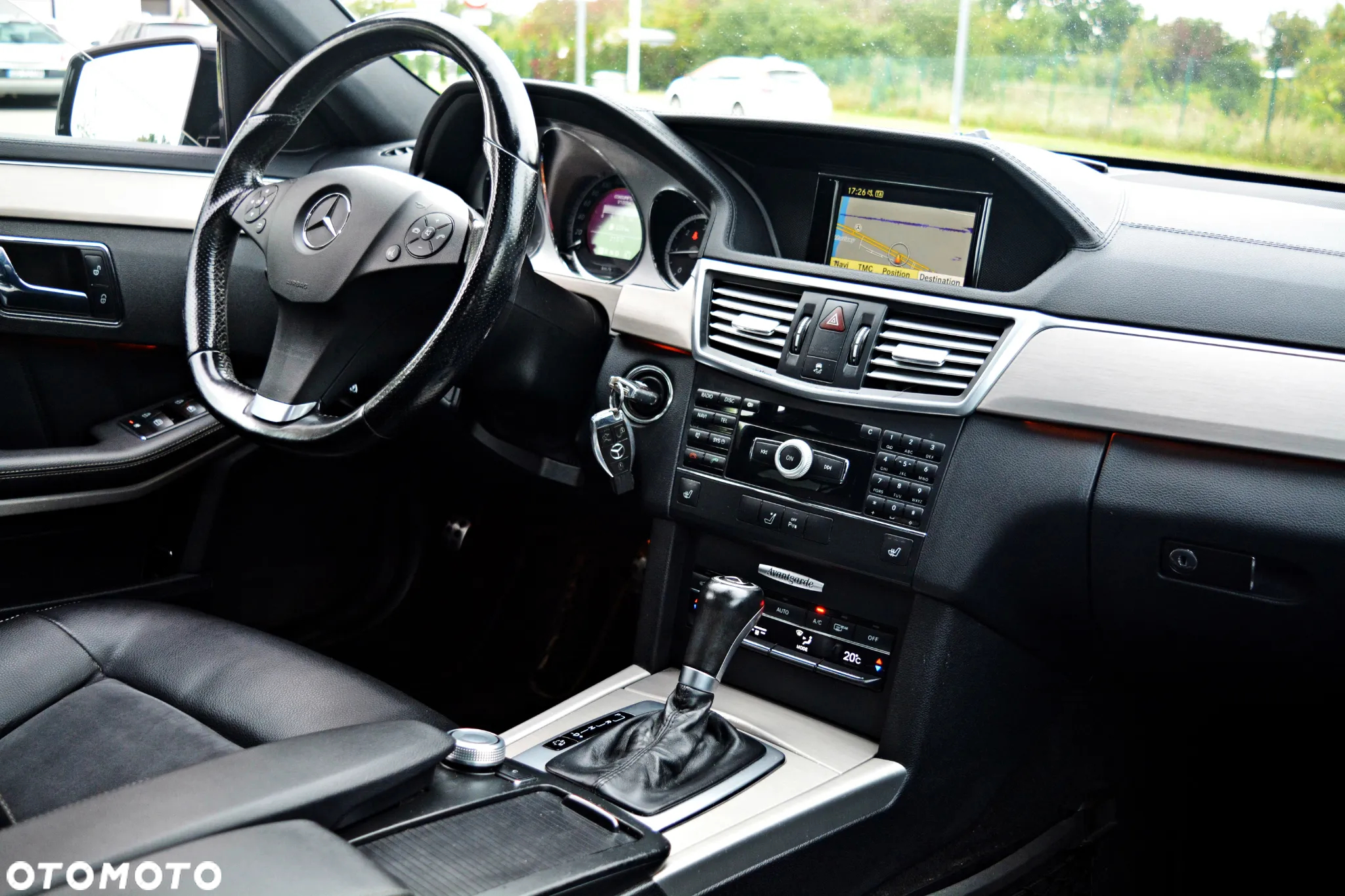 Mercedes-Benz Klasa E 250 T CDI DPF BlueEFFICIENCY 7G-TRONIC Avantgarde - 7