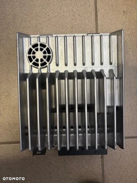 WZMACNIACZ HARMAN MERCEDES W212 A2129002401 - 2