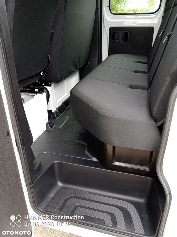Mercedes-Benz Sprinter - 15
