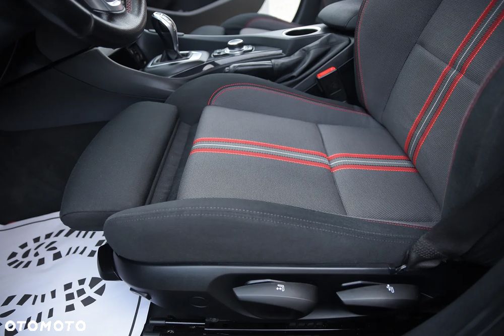 BMW X1 sDrive20d Sport Line - 30